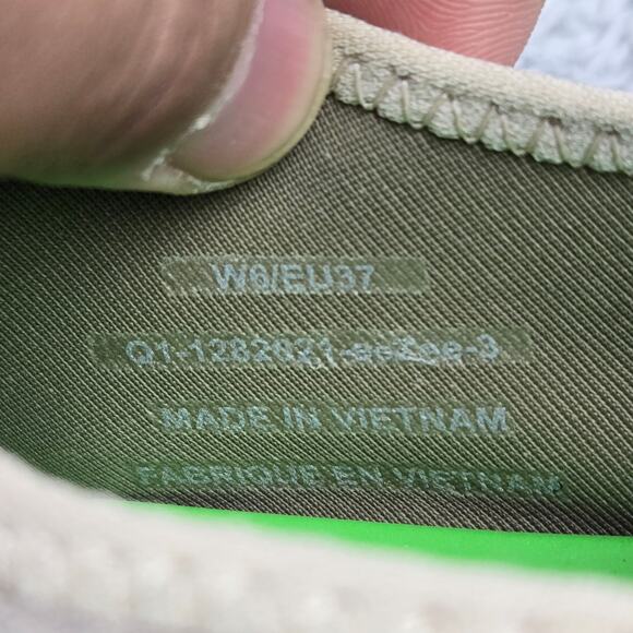 Oofos Womens 6 Oomg eeZee Low White Tan Camo Casual Recovery Daily Slip On Shoe - Picture 13 of 14